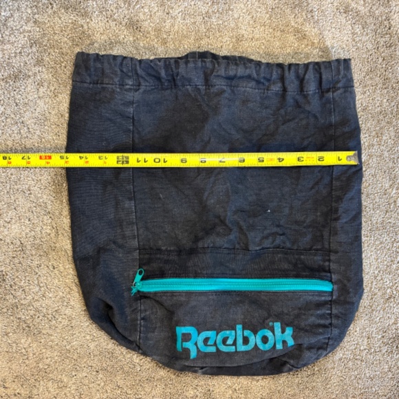 Vintage Reebok Drawstring Backpack - 90s Vibes! - Picture 9 of 10